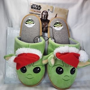 Star Wars The Child SLIPPERS Womens size XL 11-12 Grogu Santa Hat Christmas Yoda